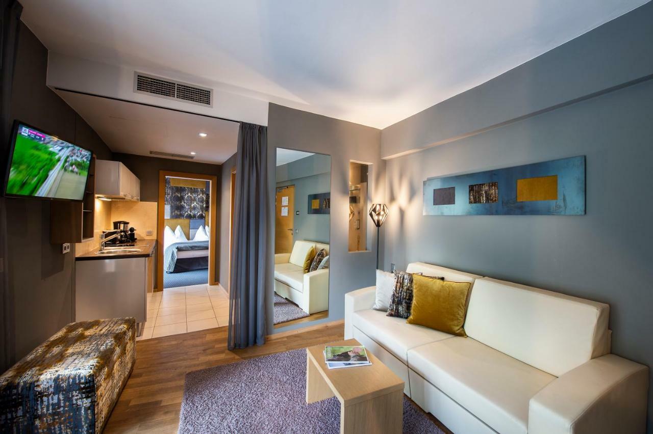 Alia Appartements & Wellness Lagundo Luaran gambar